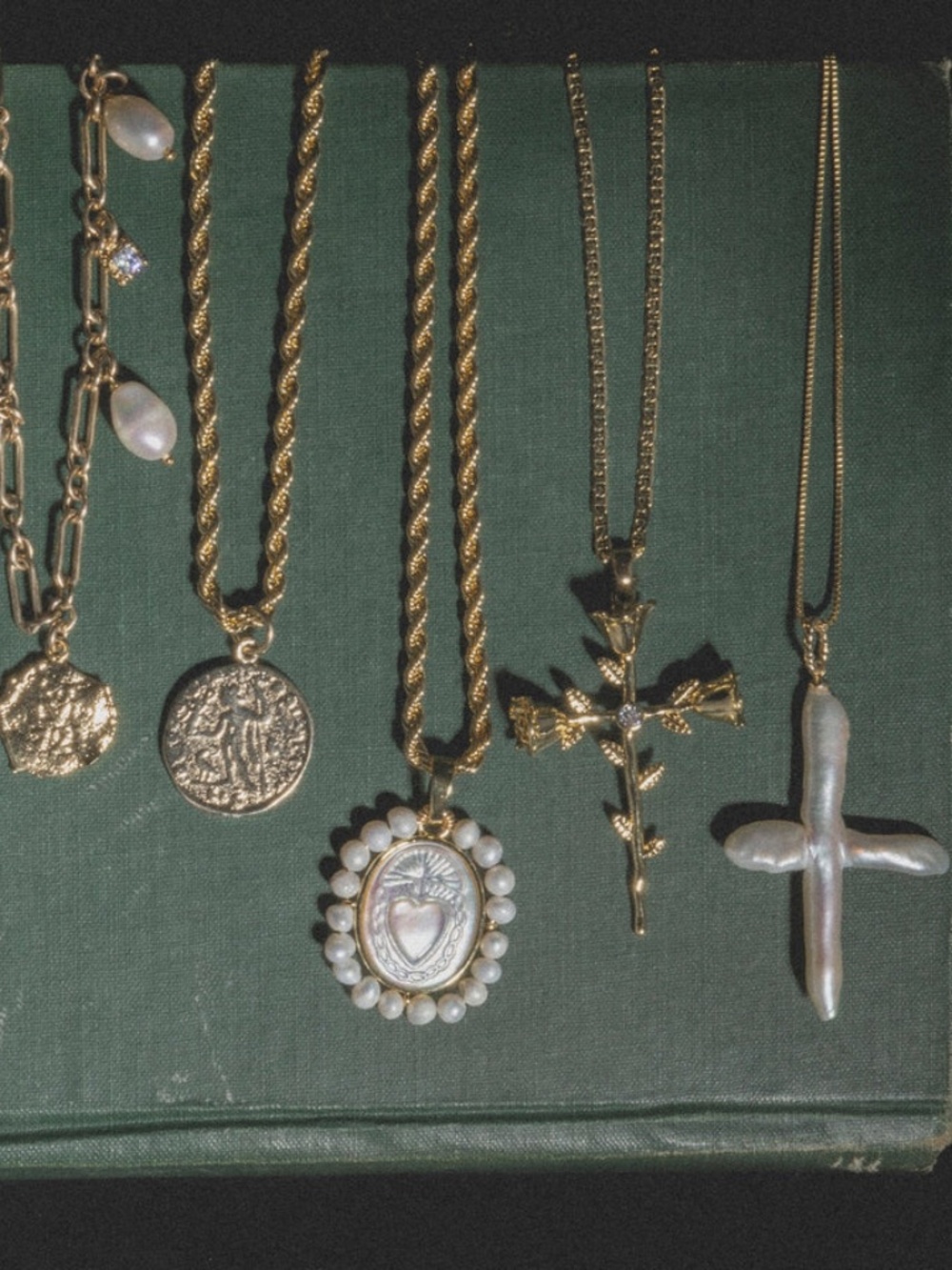 Child of Wild Rosa Sacra Necklace Gold cross rose flower pendant necklace gold - Picture 15 of 16